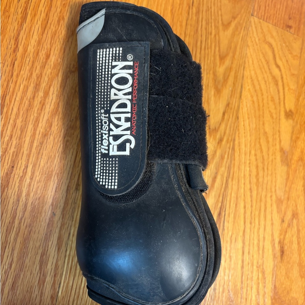 Eskadron Flexisoft Black Horse Tendon Boot